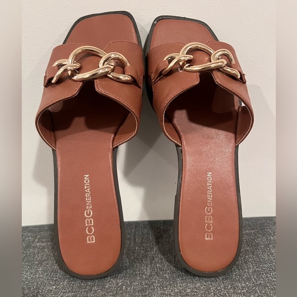 BCBGeneration Brown Leather sandals with Chain Detail/size 6 - Picture 9 of 11